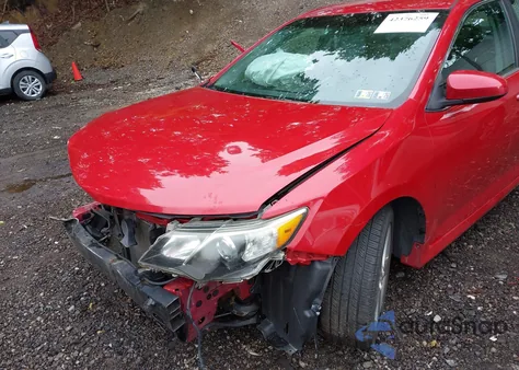 2013 Toyota Camry Se z USA, uszkodzony, nr VIN 4T1BF1FK2DU715507